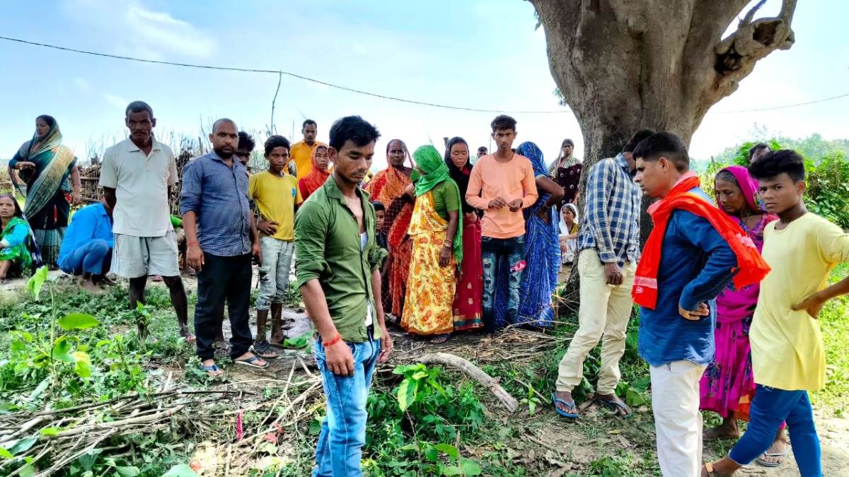 leopard attack on teenager in balrampur teenager died