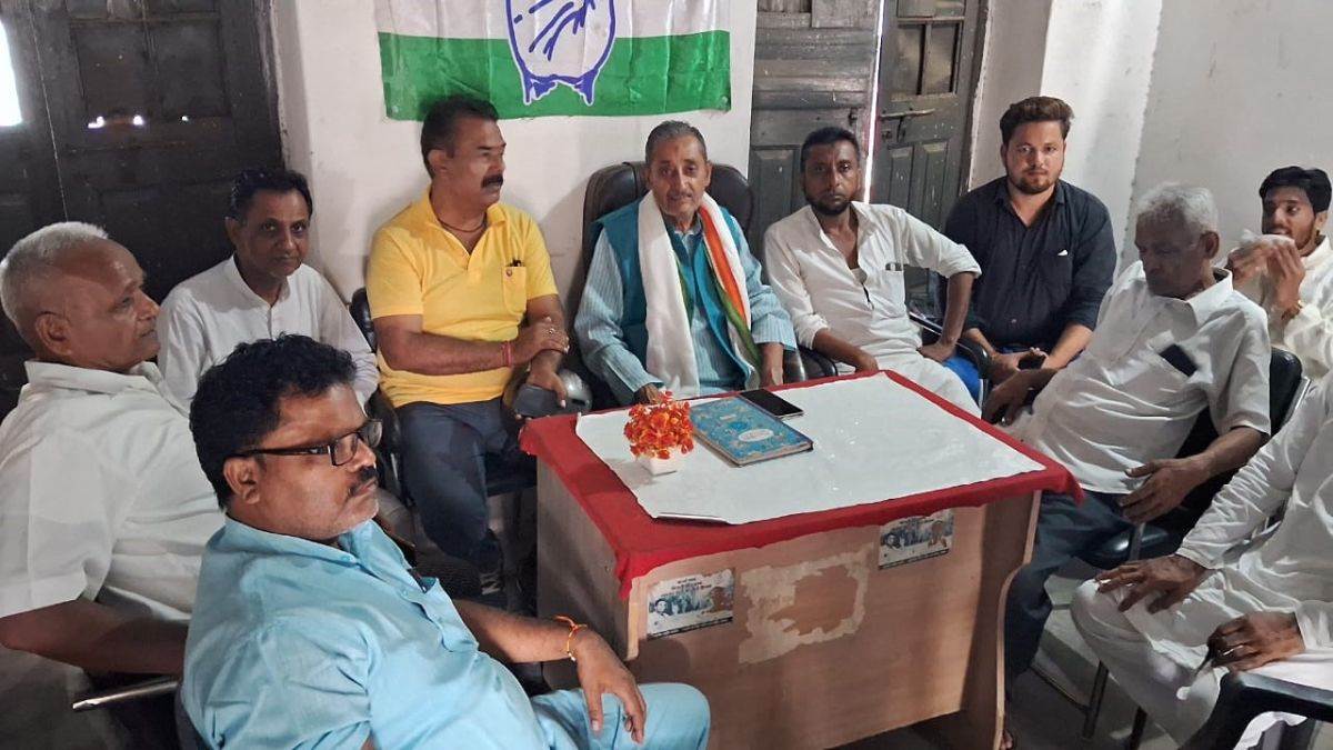 congress district president aslam khurshid statement on ghosi byelection result said people showed mirror to bjp in ghosi elections