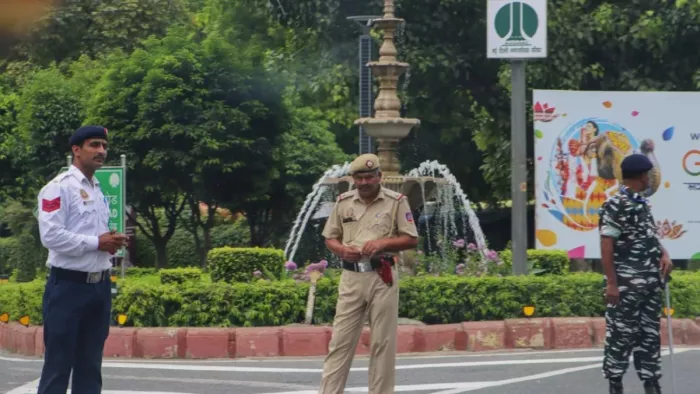 G20 Summit: दिल्ली ट्रैफिक पुलिस ने IGI जाने वाला रोड किया बंद।