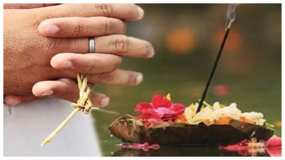 Pitru Paksha 2023: पितृपक्ष में इन जगहों पर न लगाएं पितरों की फोटो, मिल  सकते हैं अशुभ परिणाम - Pitru Paksha 2023 Do not put photos of ancestors at  these places Vastu