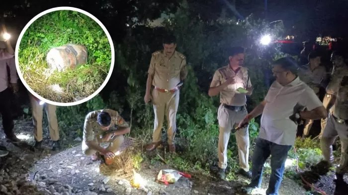 पुलिस ने धमाके की बात से इनकार किया है।