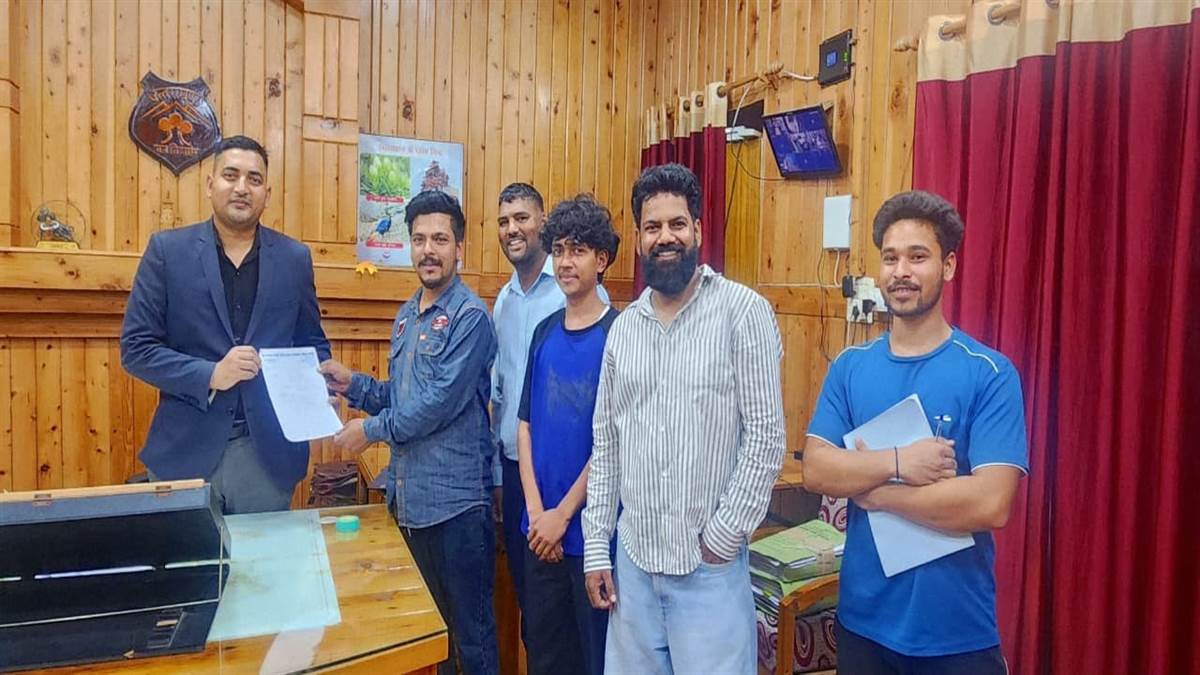 https://www.jagranimages.com/images/newimg/09092025/09_09_2025-09alm_12_09092025_217.jpg