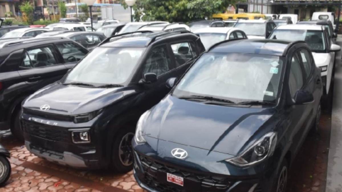 https://www.jagranimages.com/images/newimg/09092025/09_09_2025-car_buyers_benefit_from_reduction_in_gst_24041111.jpg