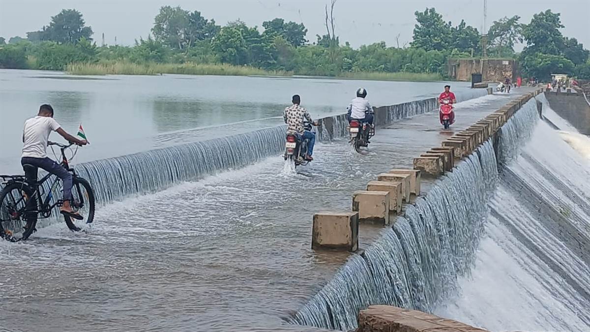 https://www.jagranimages.com/images/newimg/09092025/09_09_2025-chandauli_24041256.jpg