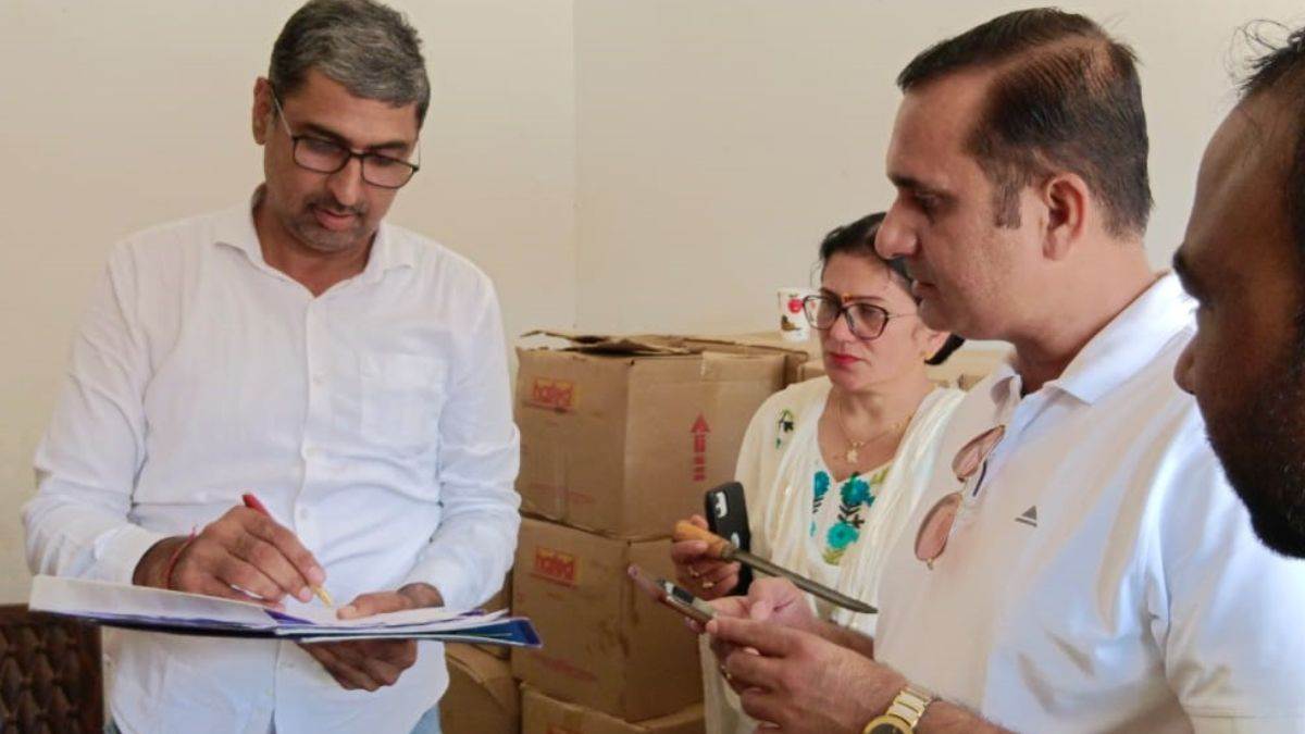https://www.jagranimages.com/images/newimg/09092025/09_09_2025-cm_flying_raids__24040756.jpg