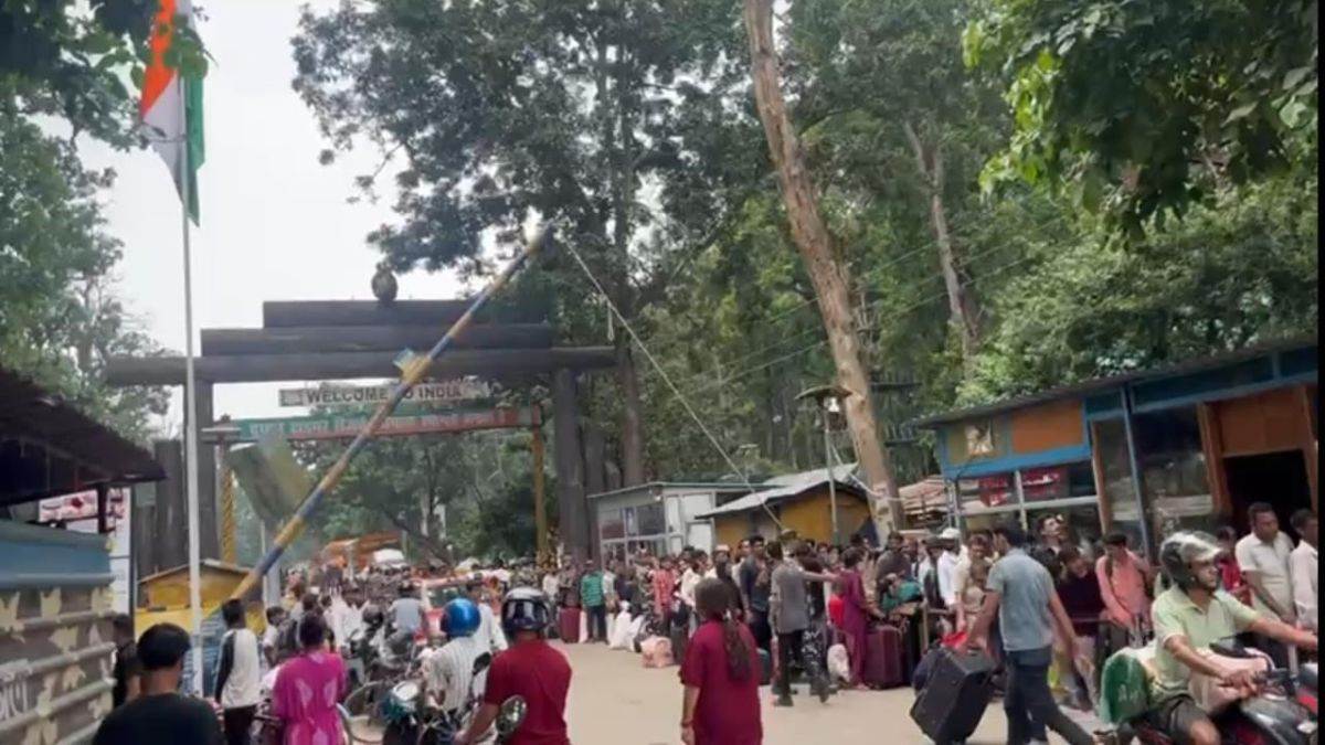 https://www.jagranimages.com/images/newimg/09092025/09_09_2025-dhanghata_border_24041349.jpg