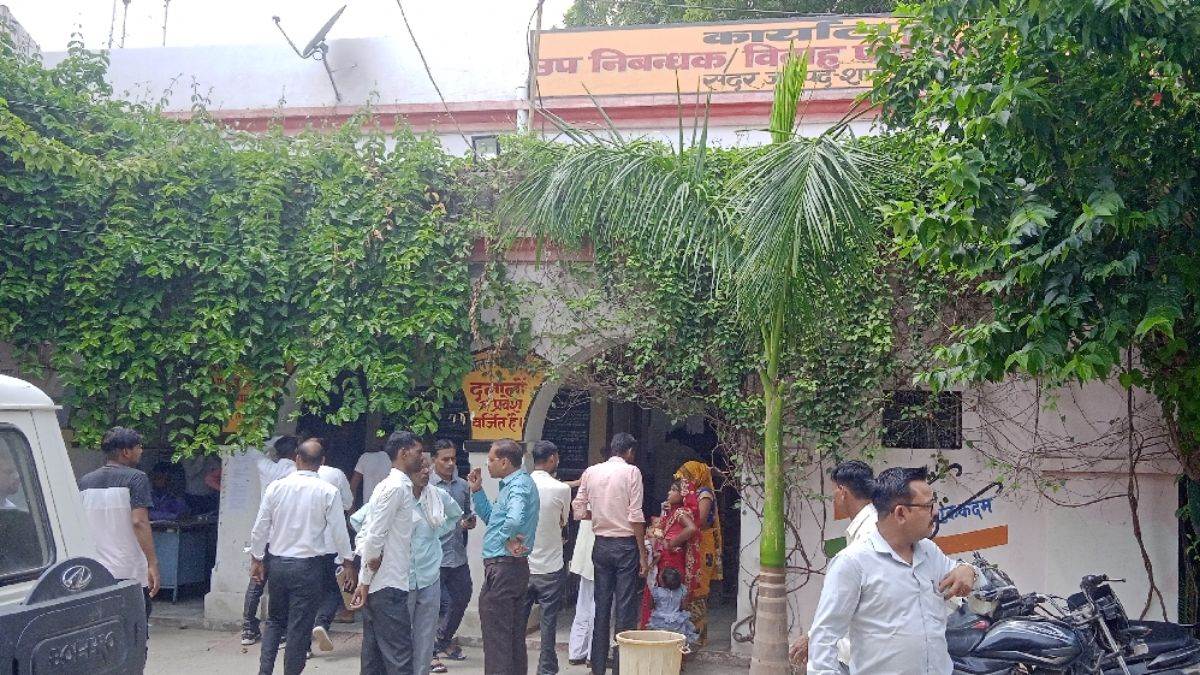 https://www.jagranimages.com/images/newimg/09092025/09_09_2025-house_purchasr_in_pitra_paksh_24041261.jpg