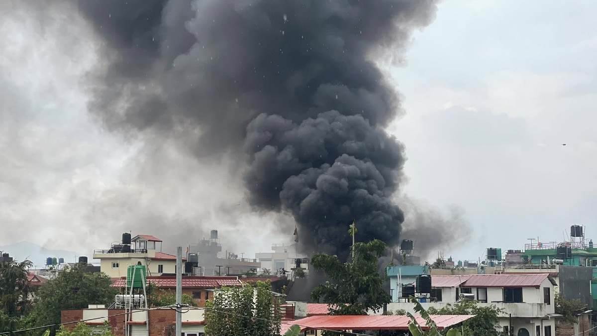 https://www.jagranimages.com/images/newimg/09092025/09_09_2025-kp_oli_house_burnt_24041071.jpg