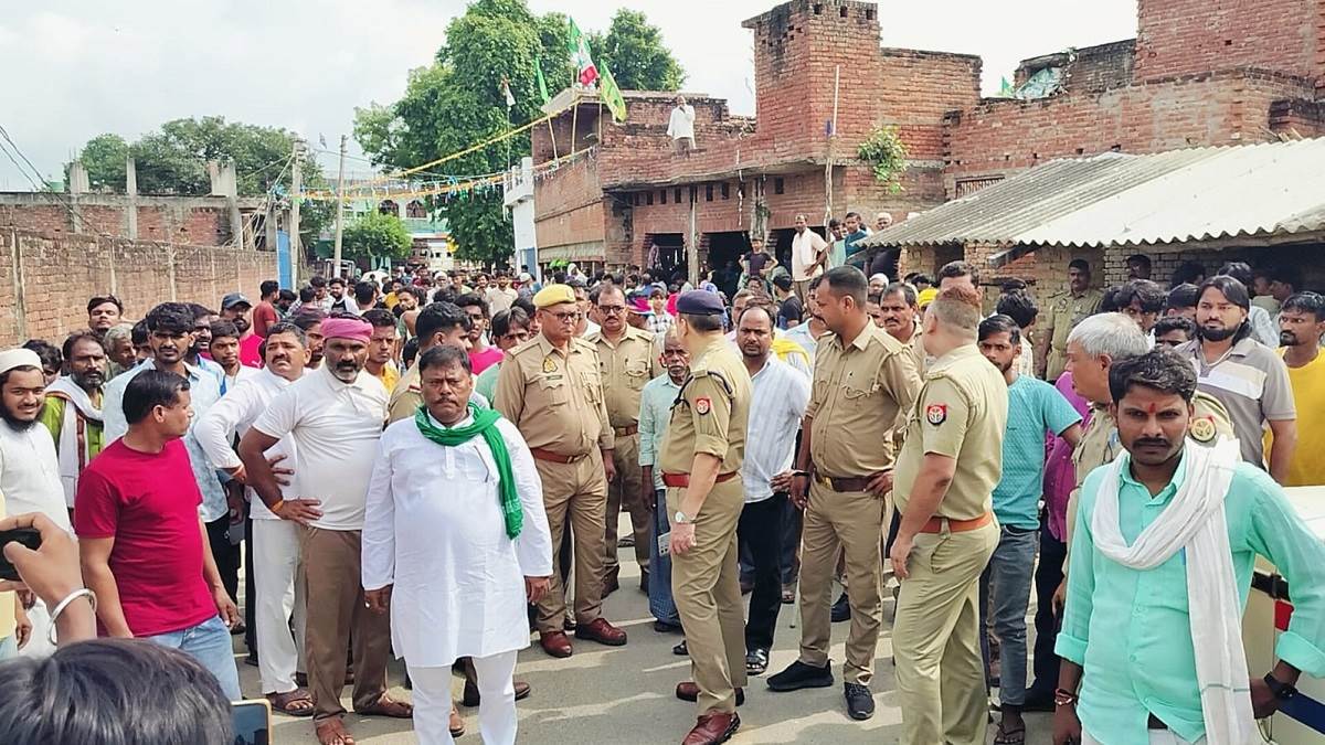 https://www.jagranimages.com/images/newimg/09092025/09_09_2025-prayagraj_case_24040870.jpg
