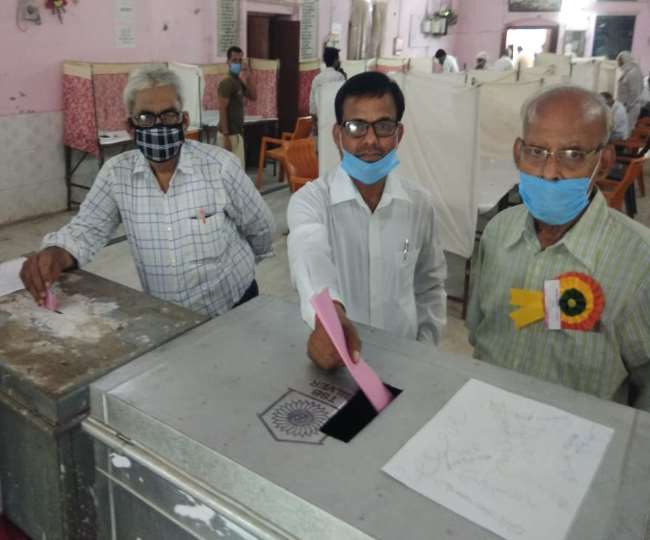 गहमागहमी के बीच शुरू हुआ बार एसोसिएशन का चुनाव, आज ही आएगा परिणाम