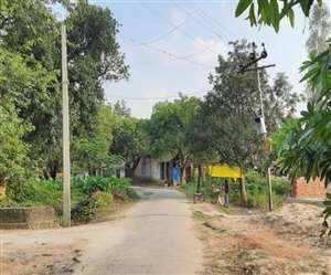 बिना एस्टीमेट पोल व तार लगाने की शुरू हुई जांच। फाइल फोटो