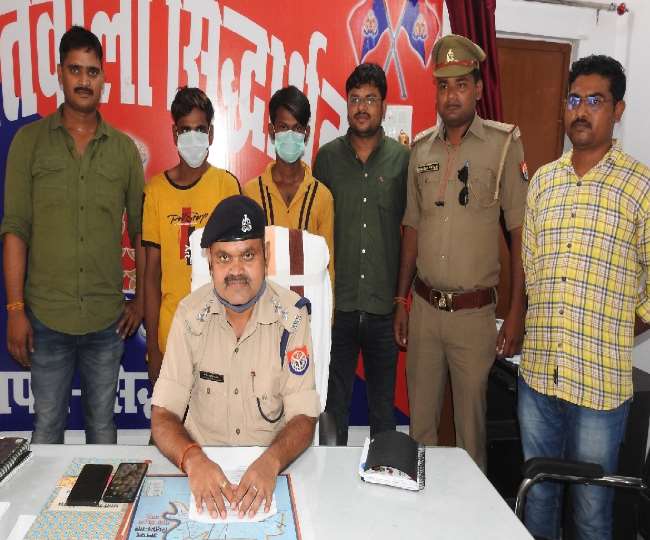 मामले का पर्दाफाश करते सीओ प्रदीप कुमार यादव। जागरण