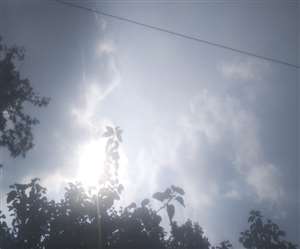 शनिवार सुबह से निकली तेज धूप। जागरण