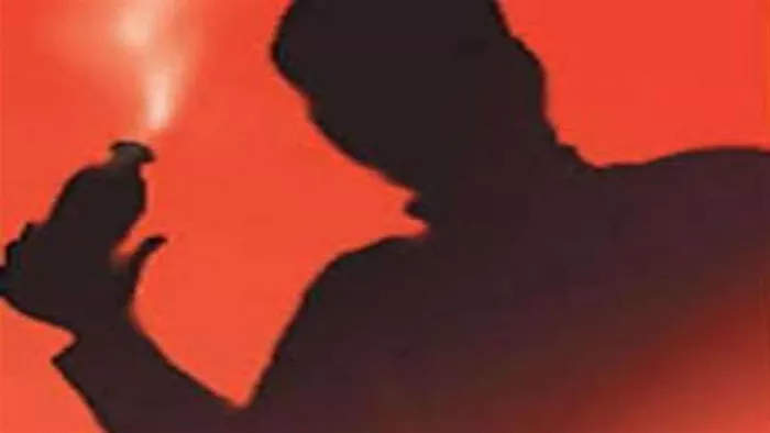 ओडिशा के कटक में दो कालेज छात्रों पर फेंका तेजाब, हालत गंभीर। फाइल फोटो