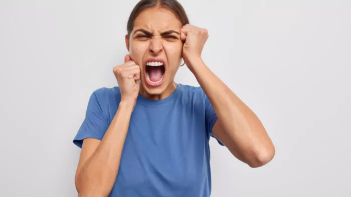 Anger causes हर बात पर गुस्सा आने से शरीर में कई बीमारी पैदा होती है।