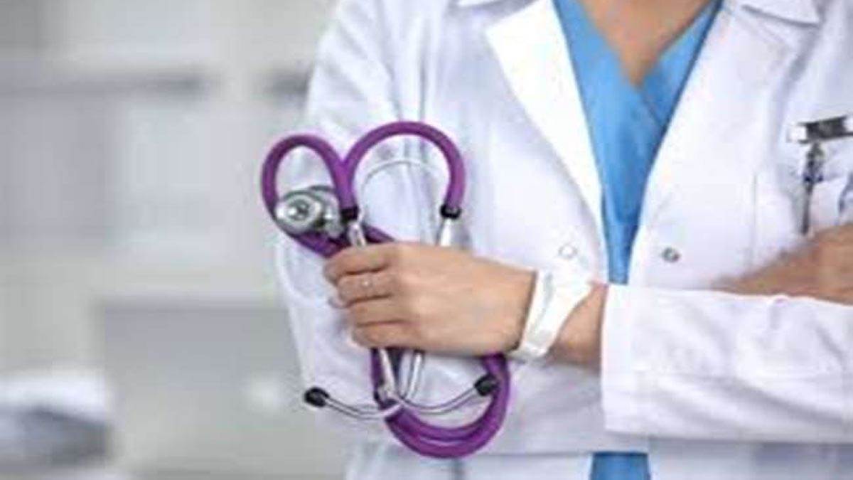 https://www.jagranimages.com/images/newimg/09102022/09_10_2022-doctor_haryana_23129089_232619130.jpg