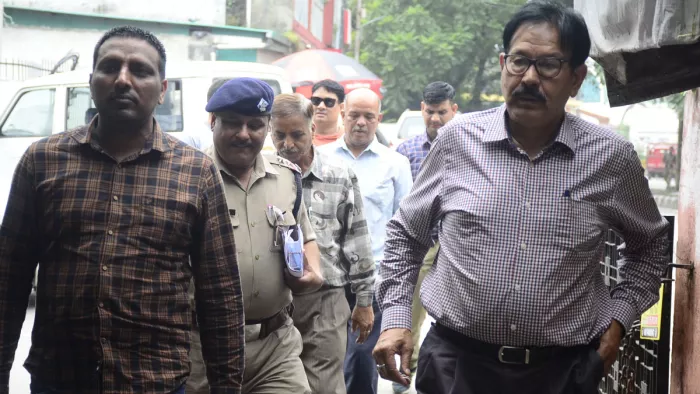 VPDO Bharti Scam : आरोपितों ने 100 से अधिक अभ्यर्थियों को पास कराने का ठेका लिया था।
