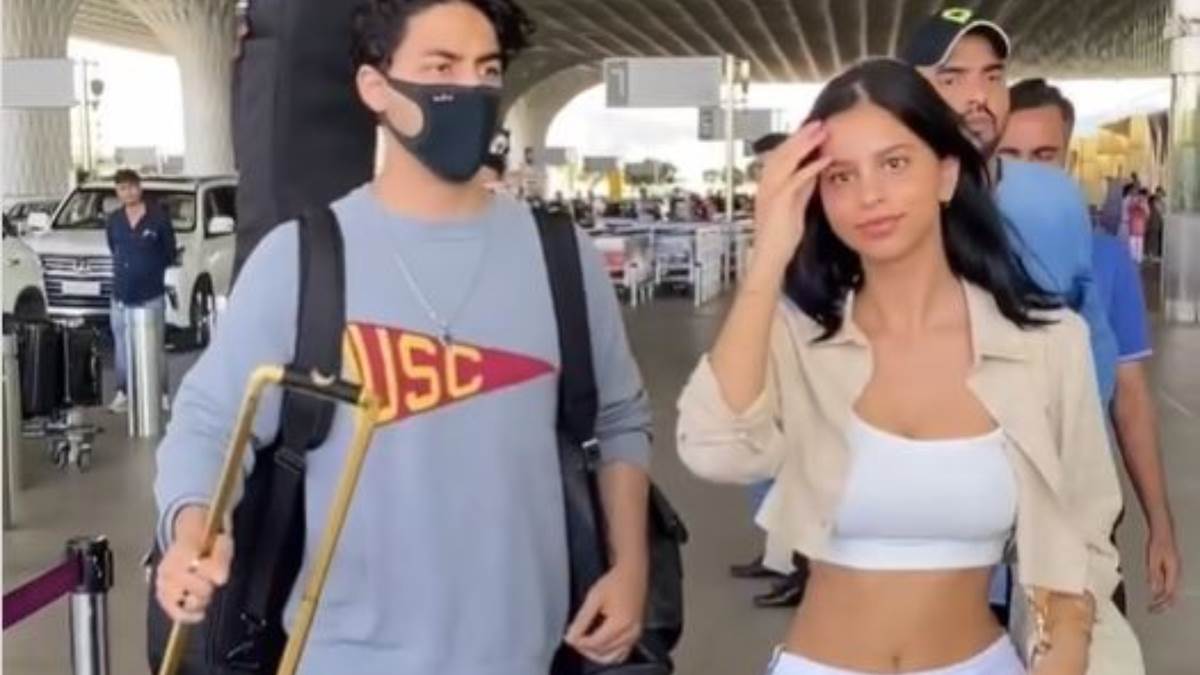 shah rukh khan daughter suhana khan spotted at airport with brother aryan her slim figure caught everyone attention watch viral video