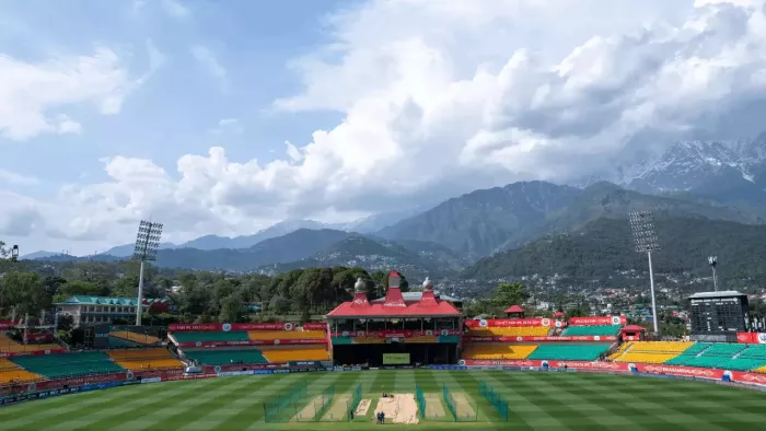 ENG vs BAN: इंग्लैंड और बांग्लादेश के बीच मैच धर्मशाला में खेला जाएगा।