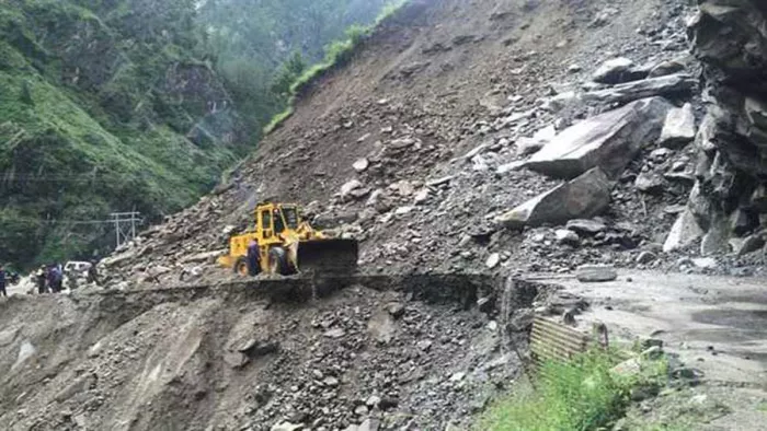पागल नाला में प्रशासन के निर्देशों के बाद भी नहीं शुरू किया मलबा हटाने का कार्य