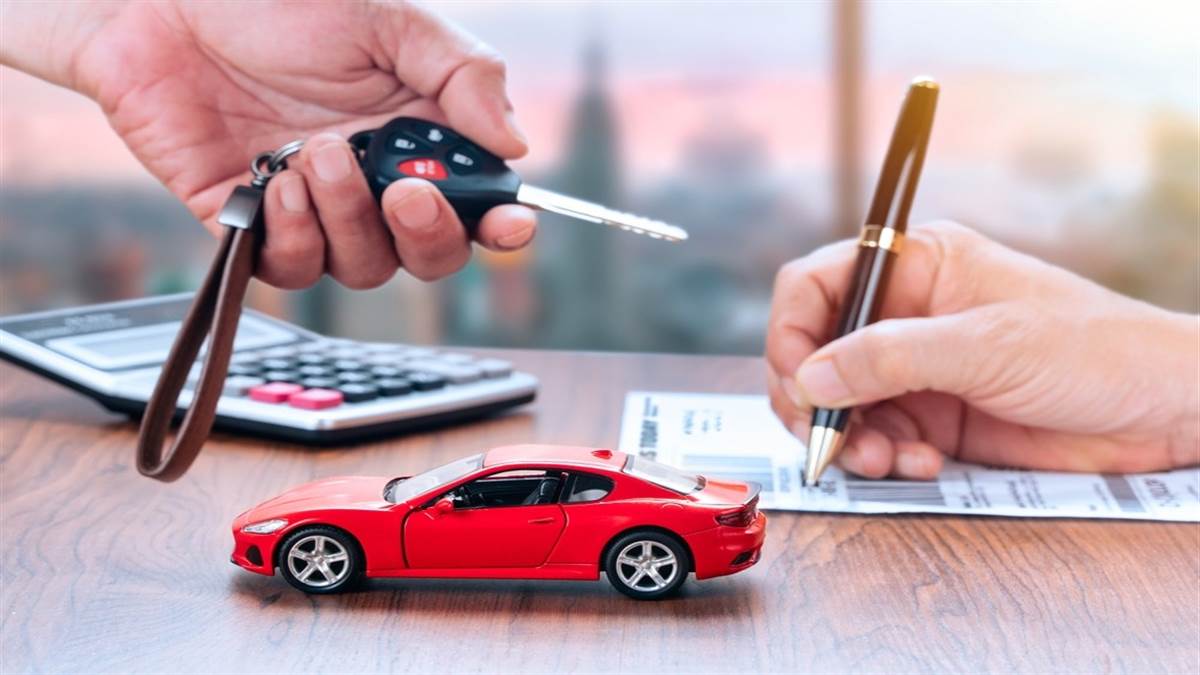 https://www.jagranimages.com/images/newimg/09102024/09_10_2024-buying_car_23812690.jpg