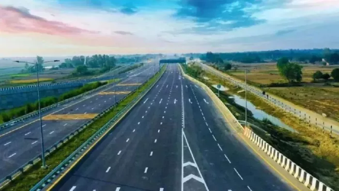 Delhi-Mumbai Expressway: फरीदाबाद में कालिंदीकुंज से लेकर कैली तक का भाग हो गया तैयार। जागरण फोटो
