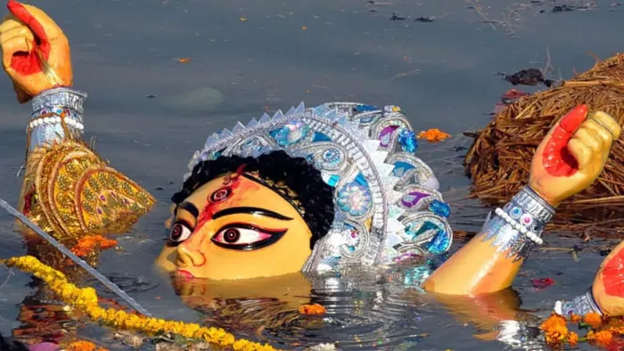 मूर्ति विसर्जन के लिए तैयार किए जा रहे कुंड (प्रतीकात्मक फोटो)
