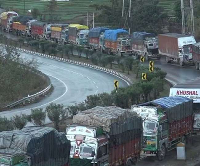 फिर से खोला गया राजमार्ग 44, दोनों तरफ से ट्रफिक को होगा आवागमन - Jammu  Kashmir National Highway 44 opens for both way traffic
