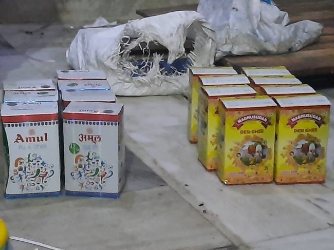 fake desi ghee factory raided in sadabad
