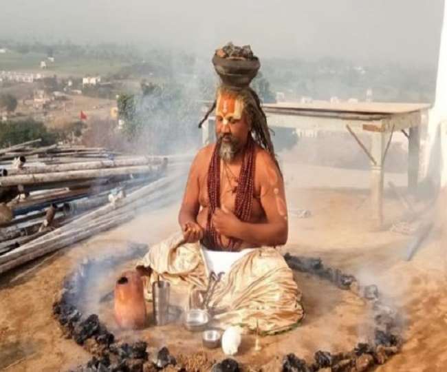 नामदेव दास त्यागी उर्फ कम्प्यूटर बाबा (फाइल फोटो)