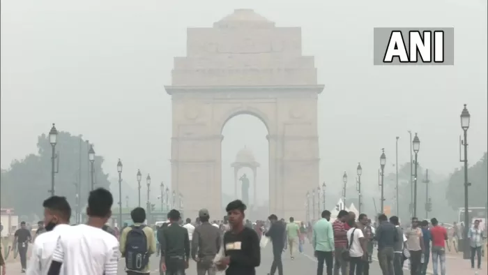 दिल्ली में हवा की गुणवत्ता में हुआ काफी सुधार, तेज हवा और हल्की बारिश ने दी राहत