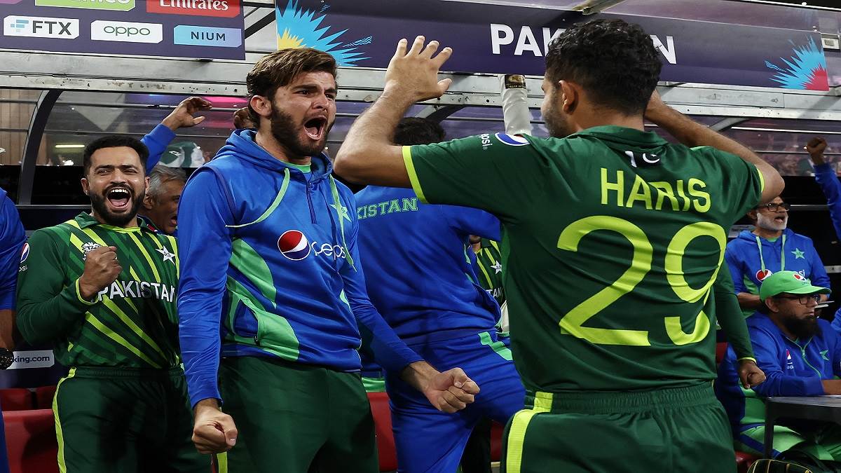 https://www.jagranimages.com/images/newimg/09112022/09_11_2022-pak_team_23192712.jpg