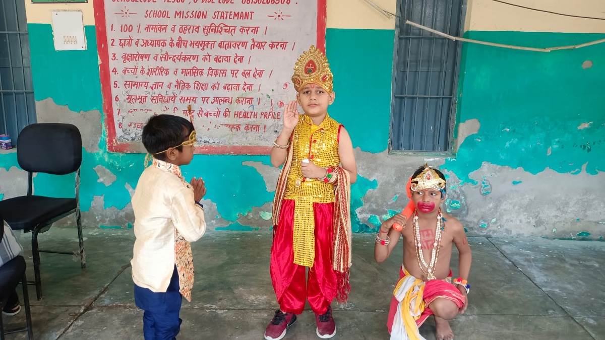 https://www.jagranimages.com/images/newimg/09112022/09_11_2022-ramleela_in_school_23192430.jpg