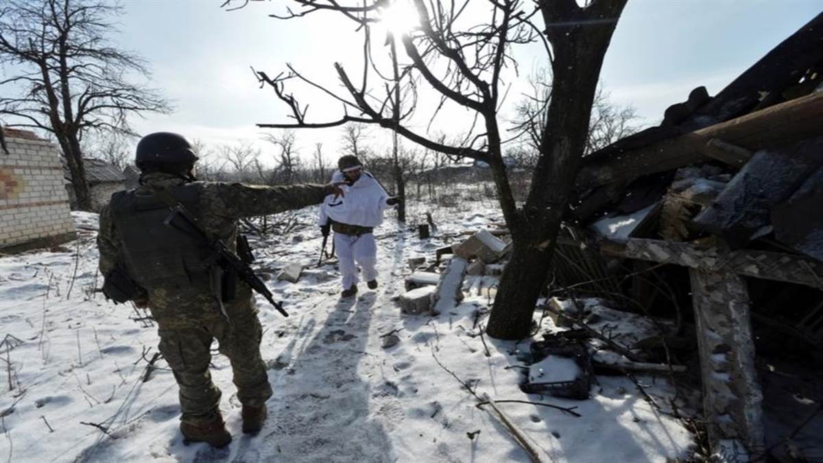 https://www.jagranimages.com/images/newimg/09112022/09_11_2022-snowfall_in_ukraine_1_23192273.jpg