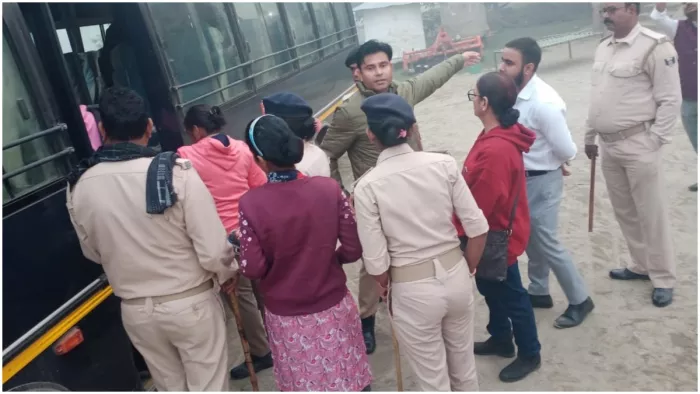 आर्केस्ट्रा में लड़कियों को बंधक बना कराया अश्लील डांस, मारपीट भी की; पुलिस की गिरफ्त में 4 आरोपी