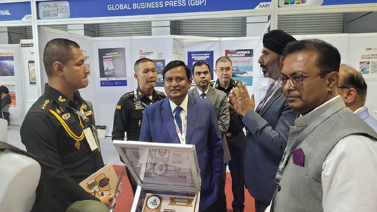UP News थाईलैंड सेना के अफसरों को भाए कानपुर में बने बैलिस्टिक हेलमेट