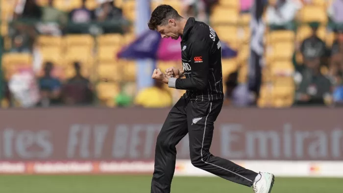 Mitchell Santner ने डेनियल विटोरी के रिकॉर्ड की बराबरी की। फोटो- एपी