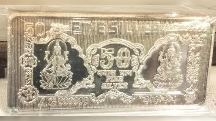 सर्राफा बाजार में उतरा श्री, ओम और संसद वाला चांदी का नोट