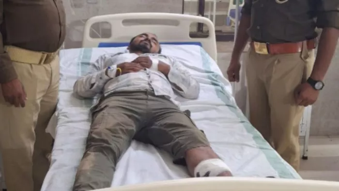 पुलिस मुठभेड़ में घायल हत्यारोपित सैफ जिला अस्पताल में भर्ती। जागरण