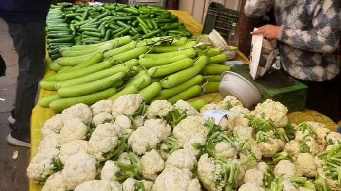 आम आदमी की थाली से गायब हुईं सब्जियां।