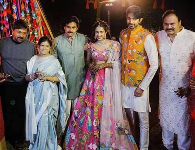 Niharika Konidela Wedding: निहारिका और चैतन्य की हल्दी सेरेमनी की तस्वीरें  हुईं वायरल, पवन कल्याण भी पहुंचे - Niharika Konidela Chaitanya Haldi  Ceremony Photos Viral Pawan Kalyan Joins ...