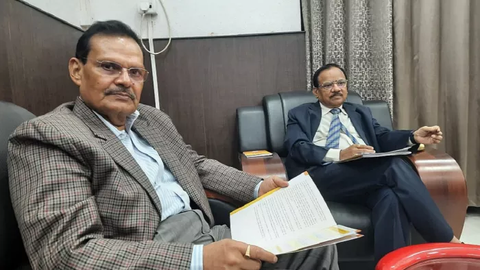 बिहार के मानवाधिकार आयोग के अध्यक्ष और आयोग के सदस्य।