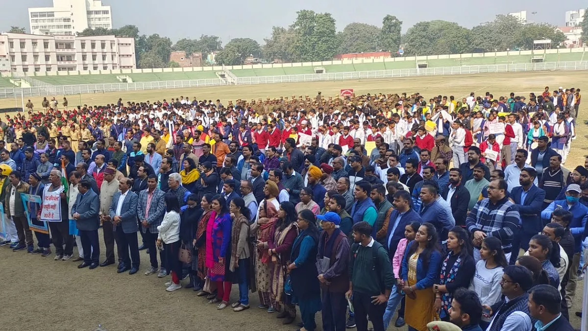 Road Safety With Jagran: आज UP में लाखों ने ली सुरक्षित यातायात की शपथ, संसद में गूंजा दैन‍िक जागरण का अभ‍ियान