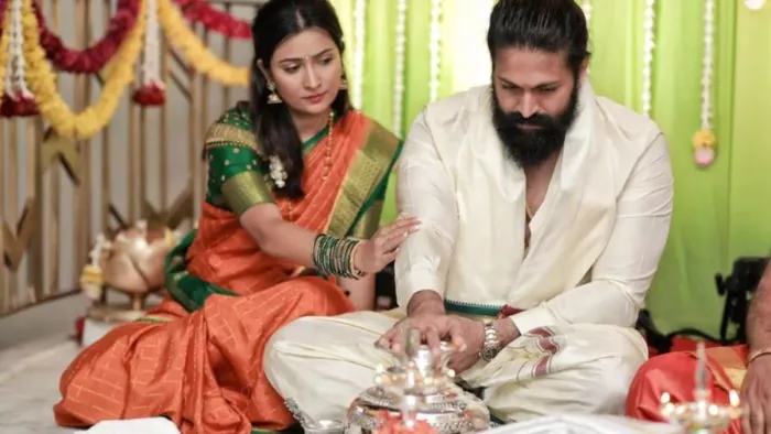 Yash 6th Wedding Anniversary: केजीएफ चैप्टर 2 में अहम भूमिका निभाने वाले यश की अहम भूमिका है।