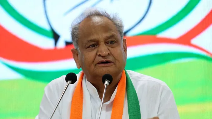 तीन राज्यों में सीएम के नाम की घोषणा में देरी पर अशोक गहलोत ने उठाए सवाल (Image: ANI)