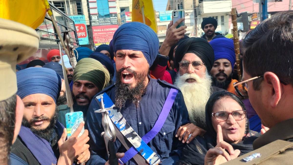 https://www.jagranimages.com/images/newimg/09122023/09_12_2023-dal_khalsa_23600508_174133434.jpg