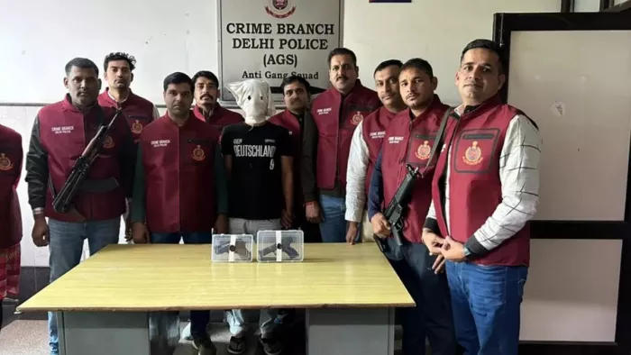 कपिल सांगवान गैंग के दो शार्प शूटर गिरफ्तार। इसमें एक नाबालिग शामिल।