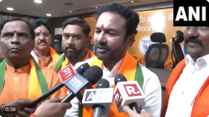 Telangana: प्रोटेम स्पीकर अकबरुद्दीन ओवैसी का विरोध क्यों कर रही बीजेपी? (फोटो- ANI)