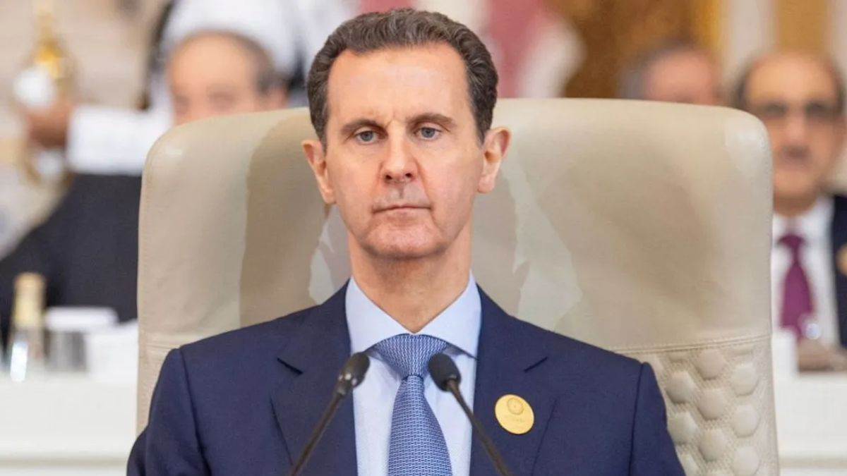 ousted syrian president bashar al assad fled from syria and reached russia with his family president putin gave him political asylum