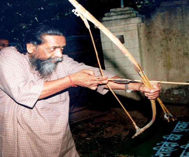 Shibu Soren Birthday: शिबू सोरेन के 76वें जन्‍मदिन पर जोरदार जश्‍न की  तैयारी, CM हेमंत पिता को देंगे यादगार तोहफा - CM Hemant Soren Father Shibu  Soren 76th Birthday celebrated tomorrow in